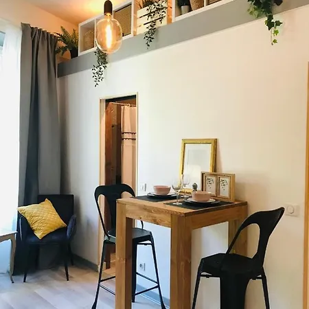 Proche Du Centre Et Des Thermes Apartment