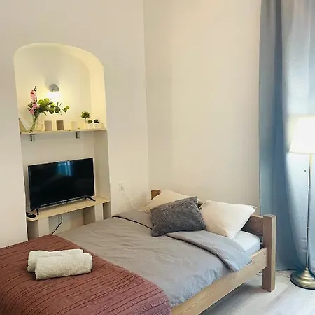 Proche Du Centre Et Des Thermes Apartament *