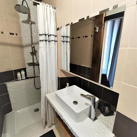 Proche Du Centre Et Des Thermes Apartmán *